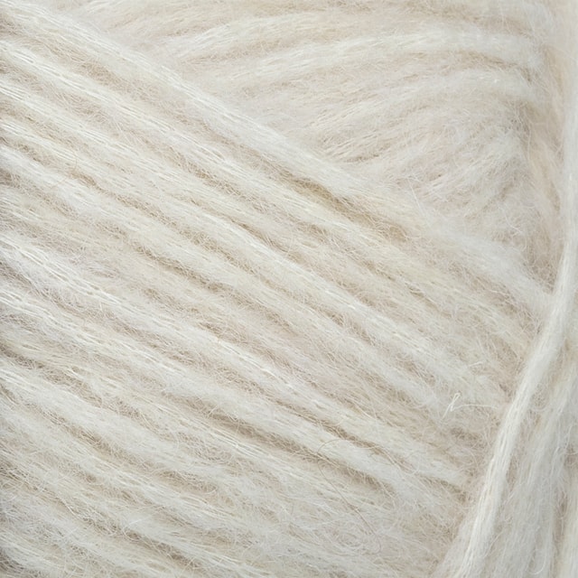 Tuotekuva 2 - Novita Halaus 50g Ilma (0131) Novita