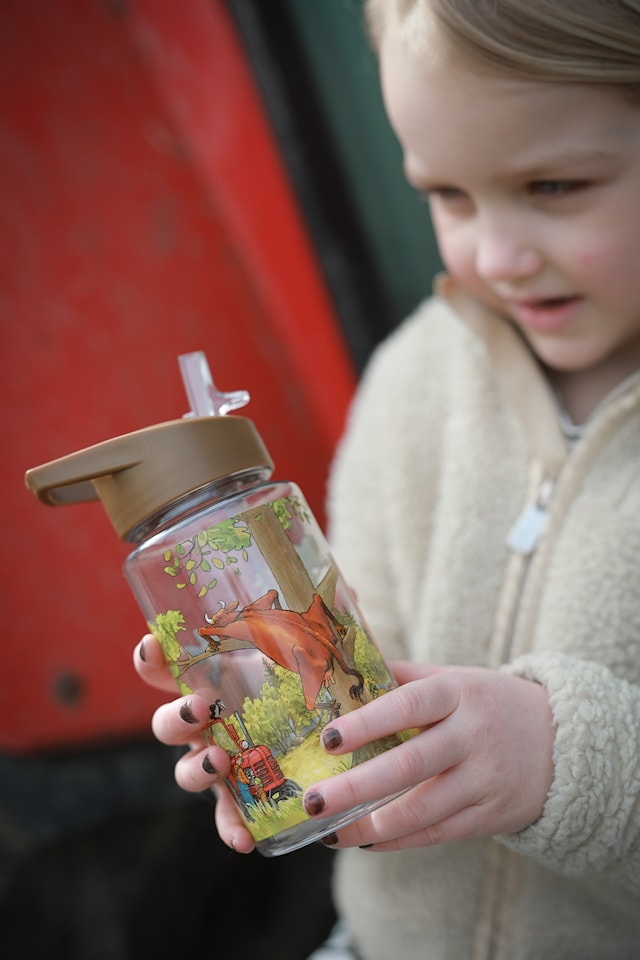 Tuotekuva 3 - Mimmi Lehmä Muovipullo Rätt Start