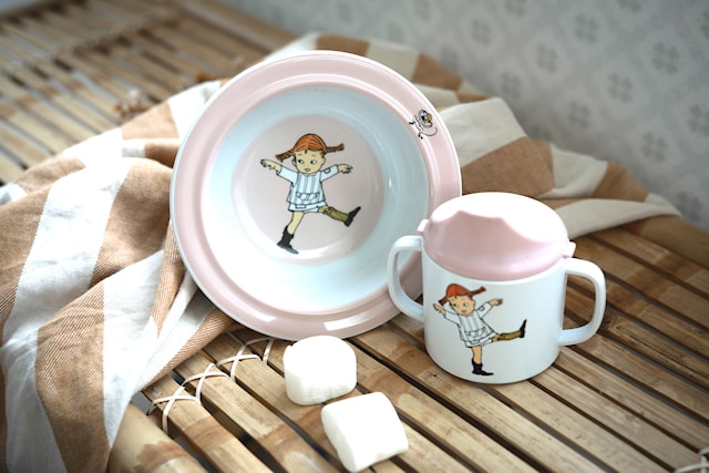 Produktbilde 2 for Pippi Sirkus Sugekoppfat rosa Rätt Start