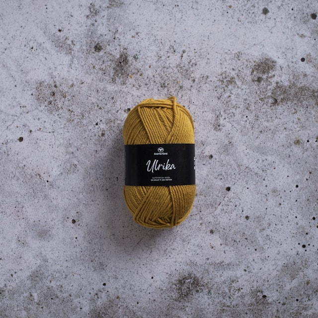 Ulrika Ullgarn 50 g Mosegul Svarta Fåret