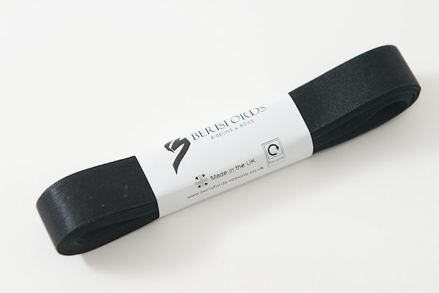 Svart Satinband 15mm x 5 meter