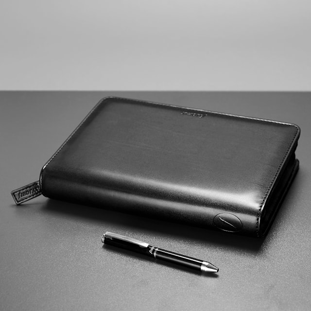 Produktbild 1 för Metropol A5 med dragkedja Svart Filofax