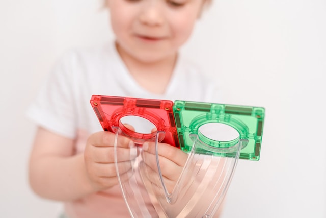 Produktbild 6 för Connetix Rainbow Ball Run 92 Delar