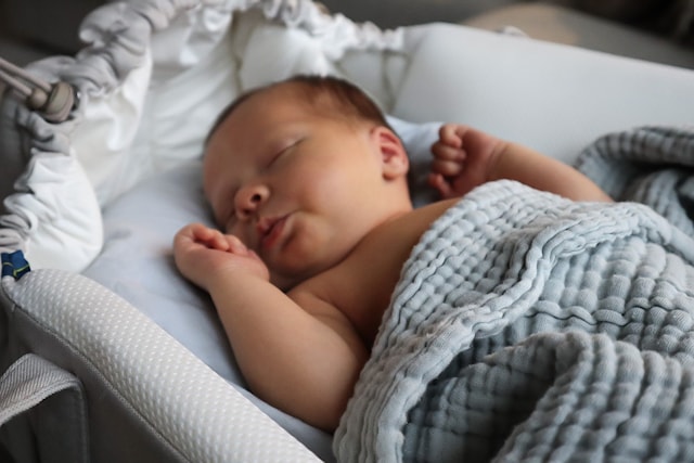 Produktbild 3 för Babyfilt Layered Muslin EKO Dove Grey Vinter & Bloom