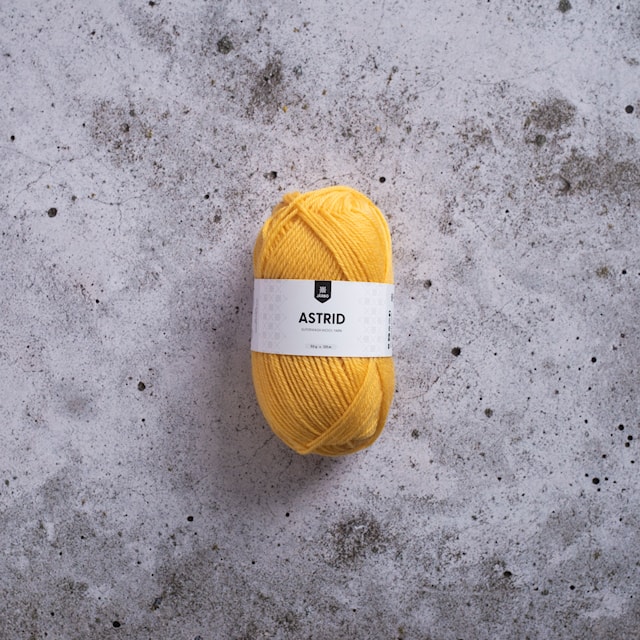 Astrid Villalanka 50 g Canary yellow Järbo